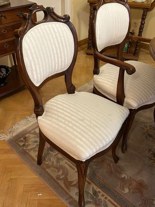 Mesa de comedor de nogal