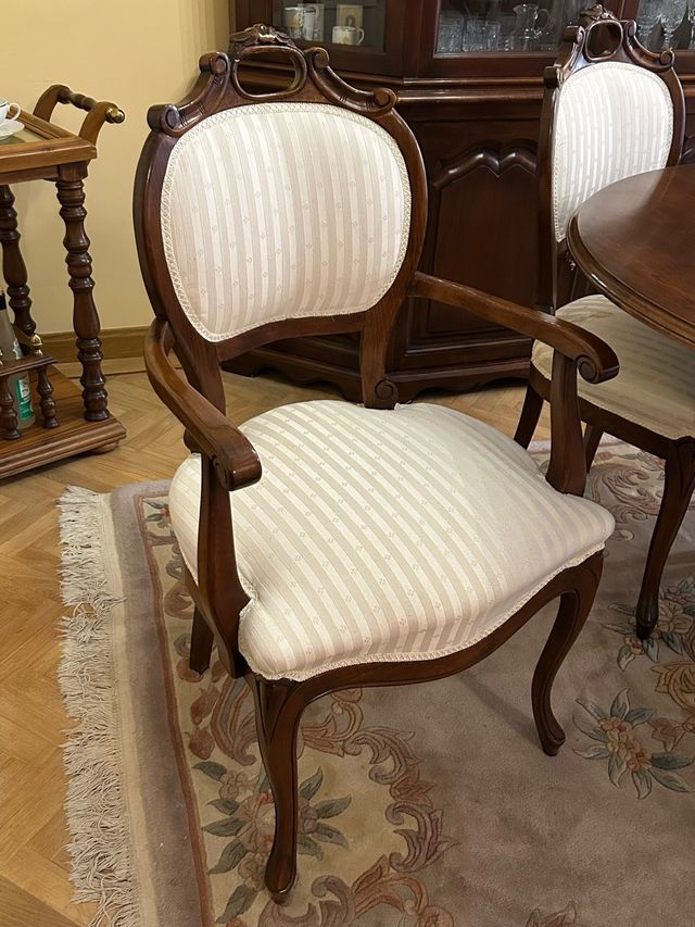 Mesa de comedor de nogal