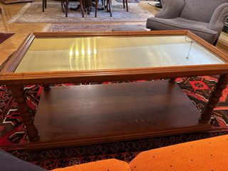 Mesa de comedor de nogal