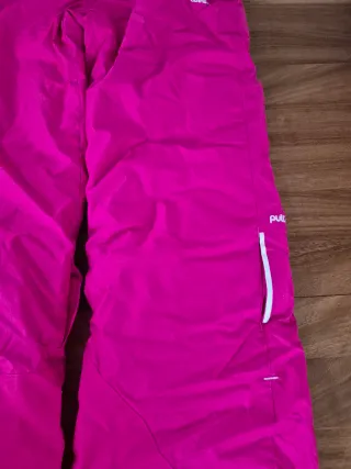 Conjunto esquí niña: pantalón, casco y guantes