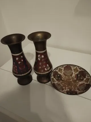 Coppia vasi e ciotola decorati