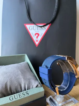 Reloj Guess Azul y Dorado