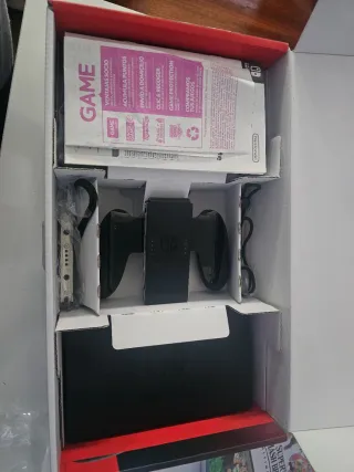 Nintendo Switch Azul/Rojo. Leer descripción.