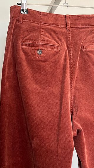 Uniqlo Pantalón corduroy tabaco T.36