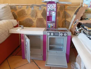 Cocinita de juguete con accesorios