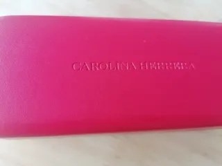 Gafas de sol marrones y moradas de chico