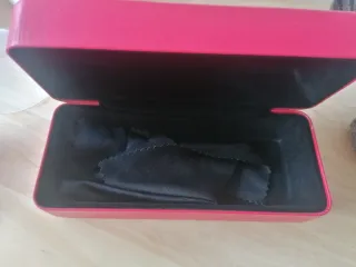 Gafas de sol marrones y moradas de chico