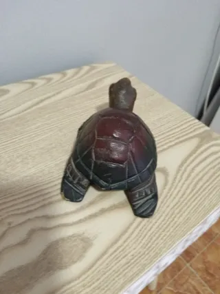 Figura tortuga madera tallada