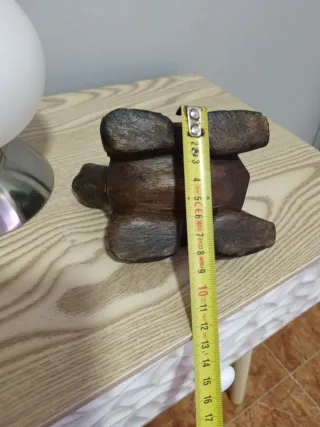 Figura tortuga madera tallada