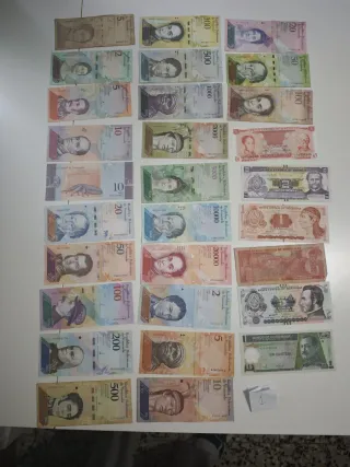 Álbum 170 billetes del mundo