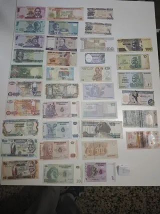 Álbum 170 billetes del mundo