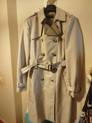 Gabardina Beige Clásica