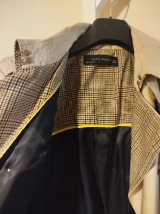 Gabardina Beige Clásica