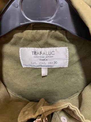 Chaqueta Zara Verde Militar con Capucha
