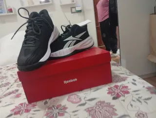 Zapatillas Reebok Negras y Blancas Nuevas 2 pares