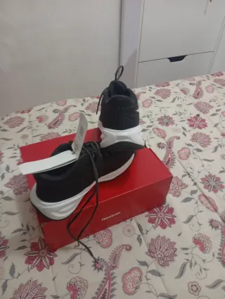 Zapatillas Reebok Negras y Blancas Nuevas 2 pares