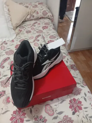 Zapatillas Reebok Negras y Blancas Nuevas 2 pares