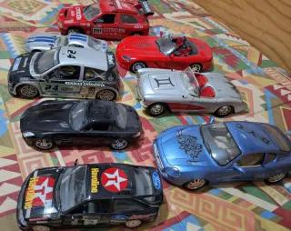 Coches a escala 1:18 y 1:24