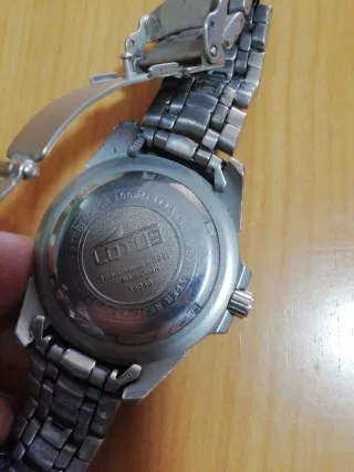 Reloj Lotus Plateado