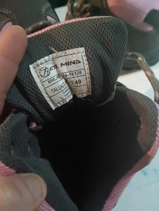 Botas de montaña rosas y grises T40