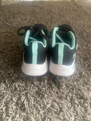 Zapatillas Skechers Negras y Turquesa