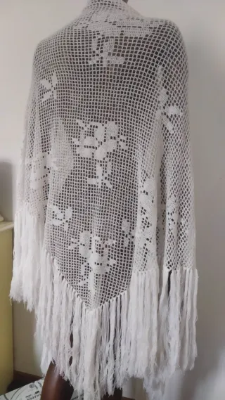 Scialle vintage anni '70 in filet