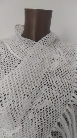 Scialle vintage anni '70 in filet