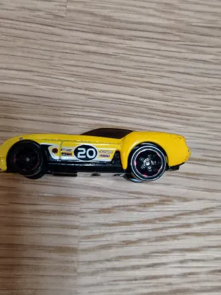 Hot Wheels Pony Up gialla