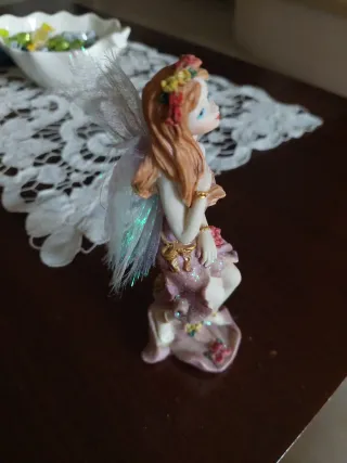 Fatina decorativa con ali