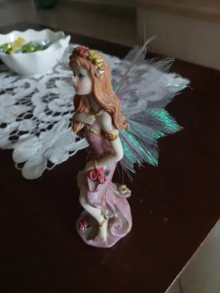 Fatina decorativa con ali