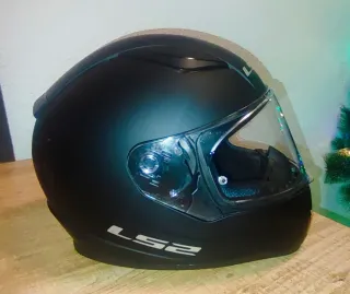 Casco Helmets L52 NUEVO SIN ESTRENAR, negro Mate