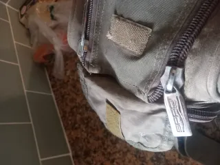 Bolsa de pesca SPRO con múltiples bolsillos