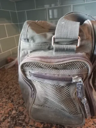 Bolsa de pesca SPRO con múltiples bolsillos