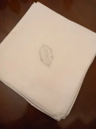 7 Pañuelo caballero bordado letra M precio negoci