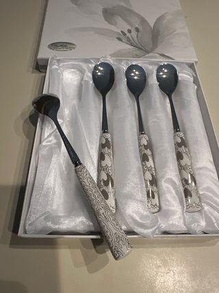 4 cucchiaini acciaio manico cuori