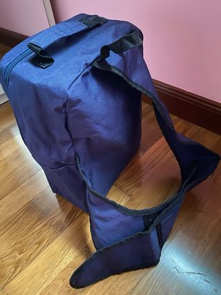 Lote escolar: mochila, carpetas y bolígrafos