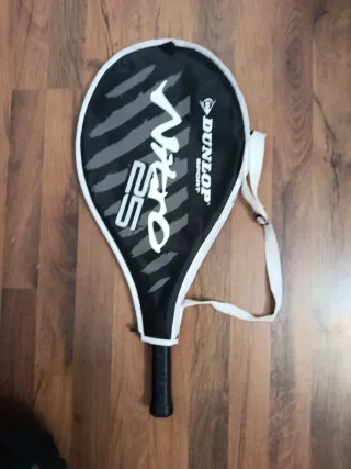 Raqueta de tenis pequeña