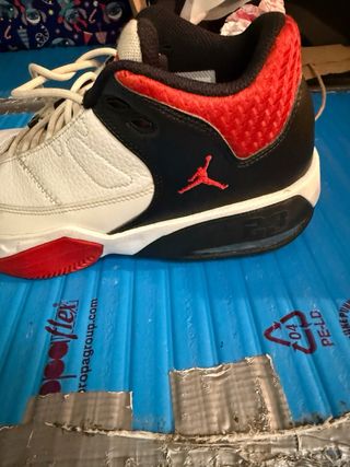 Botas Jordan 23 Niño Blancas Rojas