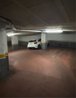Alquilo plaza garaje coche mediano