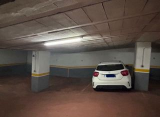 Alquilo plaza garaje coche mediano