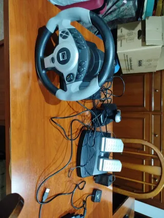 Volante y pedales para PS2, Xbox, GameCube y PC
