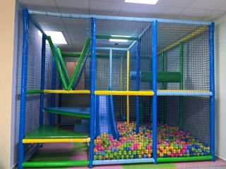 Parque de bolas para fiestas infantiles