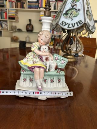 Lampada porcellana bambina con cane