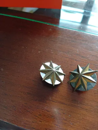 Lote 4 estrellas insignias de grado militar