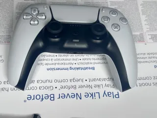 Mando DualSense y juego