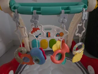 Gimnasio di giochi per neonati