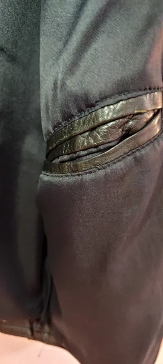 Chaqueta de Piel Vintage Negra