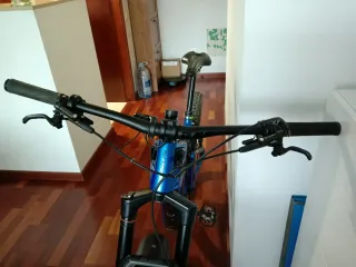 Focus Jam2 9.8 E-Bike ligera tope gama T. M/L