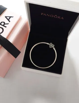 Pulsera rígida Pandora Talla 17.