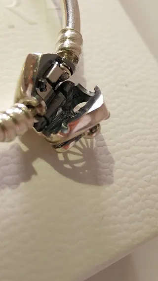 Pulsera rígida Pandora Talla 17.